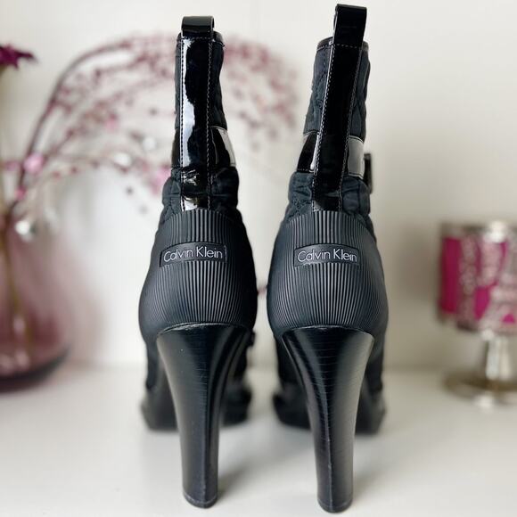 Calvin Klein Diamond Quilted Nylon Leather Trim Heeled Ankle Booties Black 8.5 - Picture 4 of 15